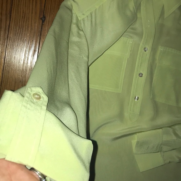Green Silk Ann Taylor blouse - size 0 - Picture 3 of 5